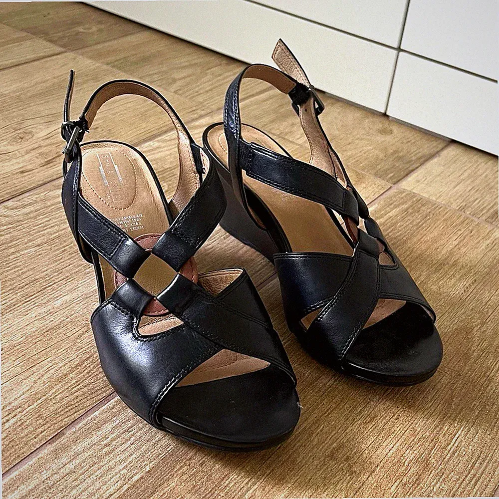 5th Avenue Damen Sandalen schwarz Leder Keilabsatz mittel Schnalle Gr. 39