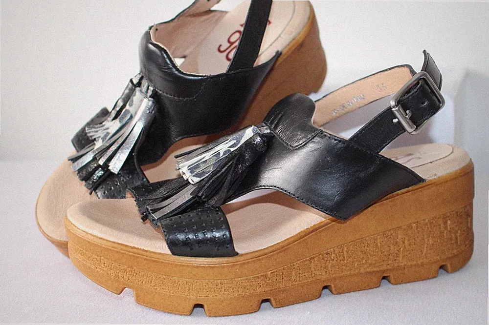 A.S.98 Italy Damen Schwarz Leder Keilabsatz Quaste Sandalen Knöchelriemen 35