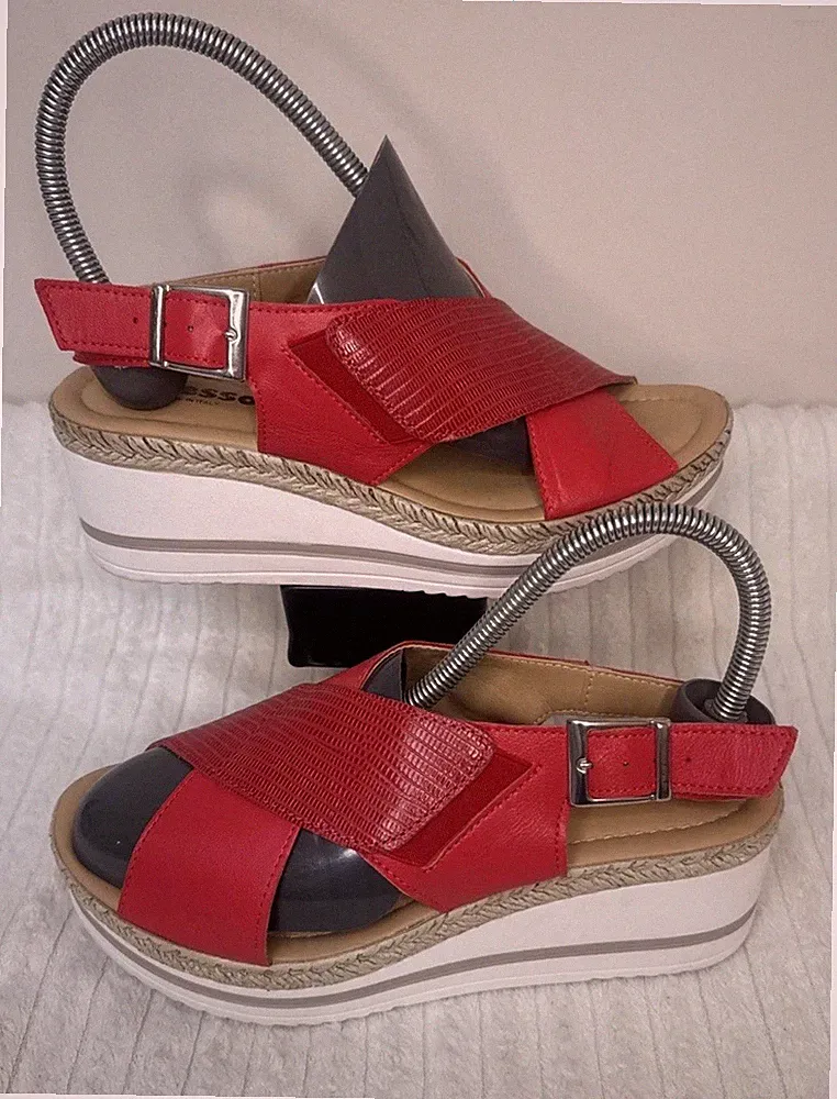 Adesso Sandalen rot Leder Keilabsatz Größe 5/38
