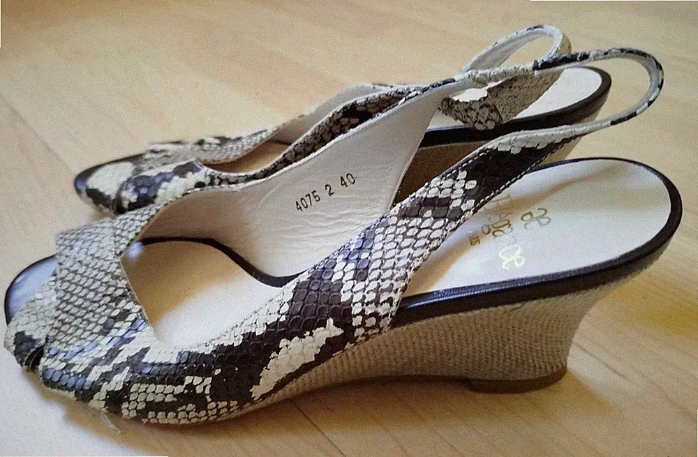 AE Élégance Paris Keilpumps Pumps Schlangenoptik Gr.40 Echtleder ungetragen