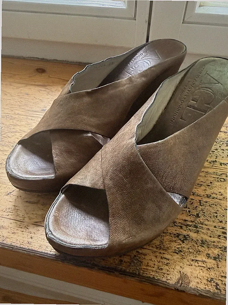 AGL Damen Mules Sandalen Leder Braun Keilabsatz hoch EU 39 Schlupf