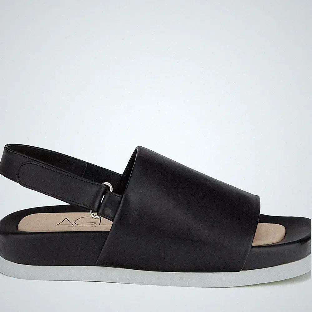 AGL Holly Damen Schwarze Keilabsatz Ledersandalen Peeptoe D677002PGK0521E295