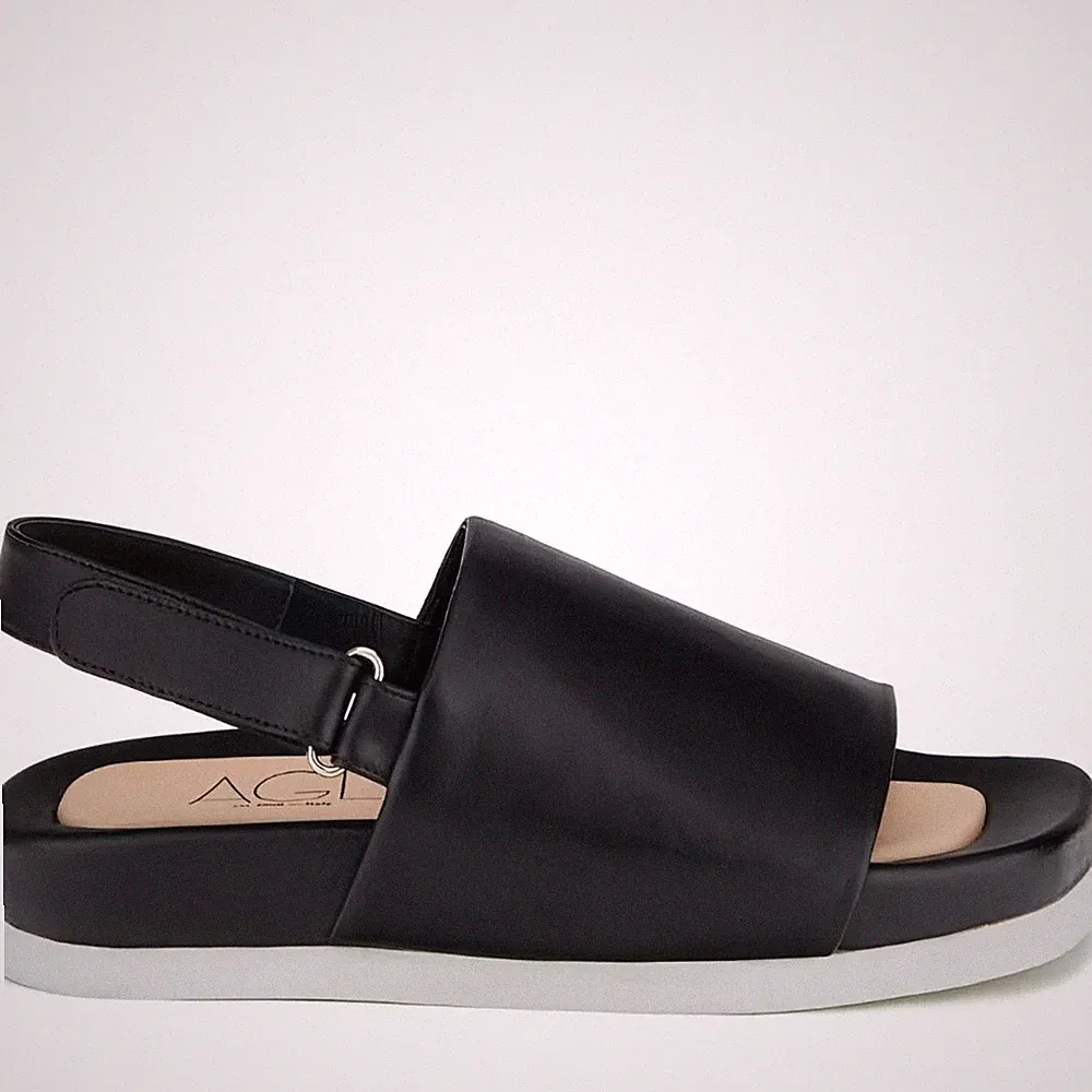 AGL Holly Damen Schwarze Keilabsatz Ledersandalen Peeptoe D677002PGK0521E295