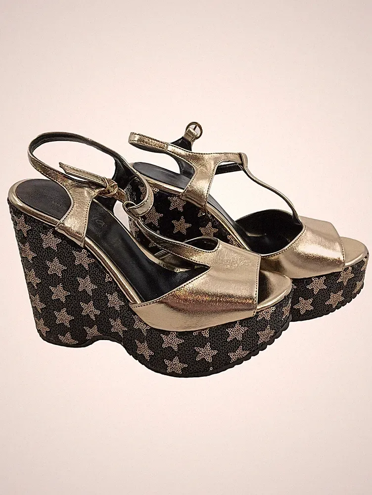 Alesya Damen Wedges Keilabsatz Sandalen Gold Sterne Pailletten Gr 36 Glamourös