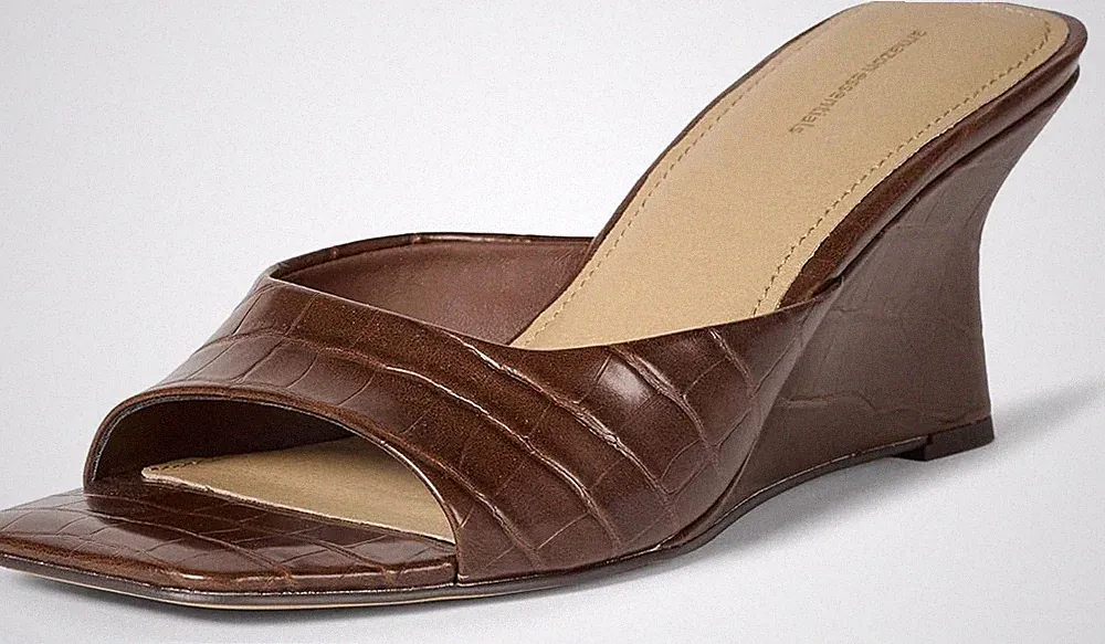 Amazon Essentials Damen-Keilsandalen, braunes Krokodilimitat, UK-Größe 6