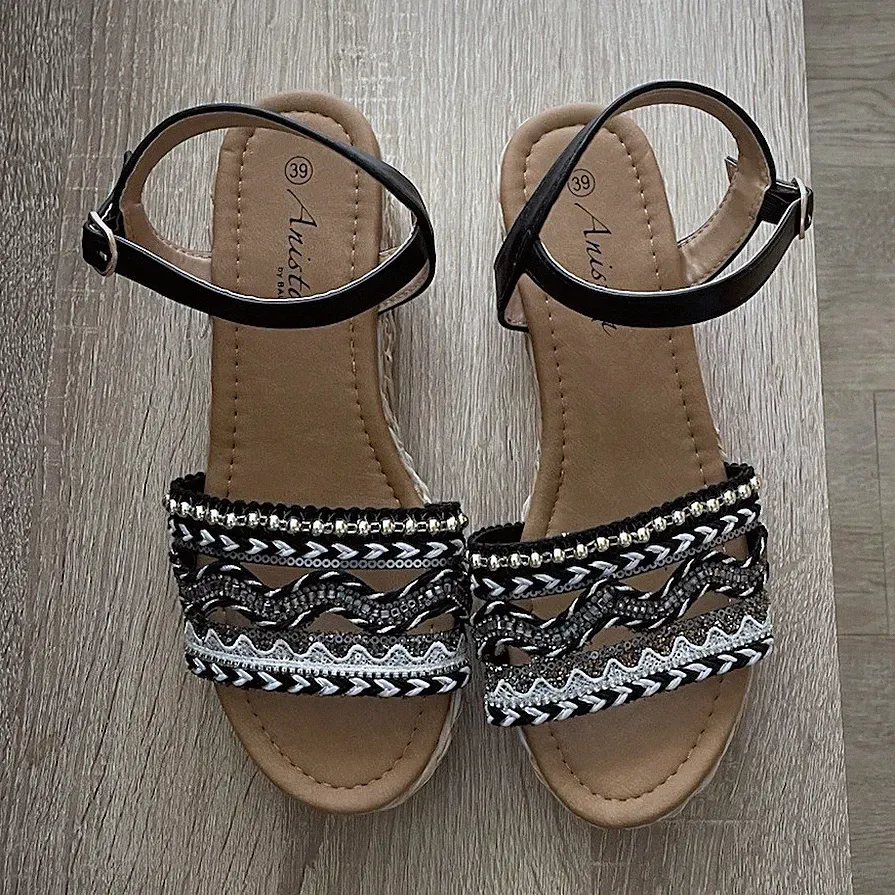 Aniston Damen Keilabsatz-Sandalen Riemchen schwarz EU 39 Synthetik Schnalle