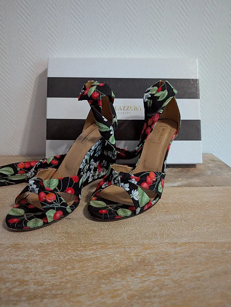 Aquazzura Cherry Blossom Wedges Sandaletten Gr. 39 schwarz bunt Kirschen 10cm