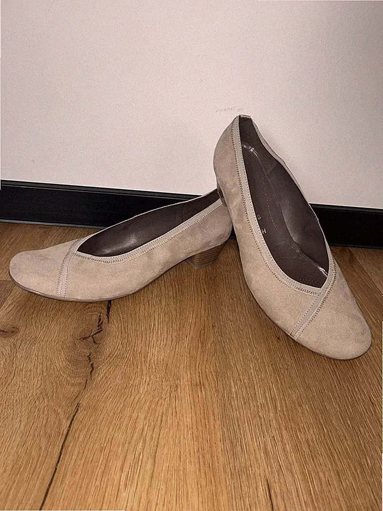 Ara Damen Pumps,Taupe Nubuk,Wildleder,Keilabsatz silber, Weite H, Gr. 42