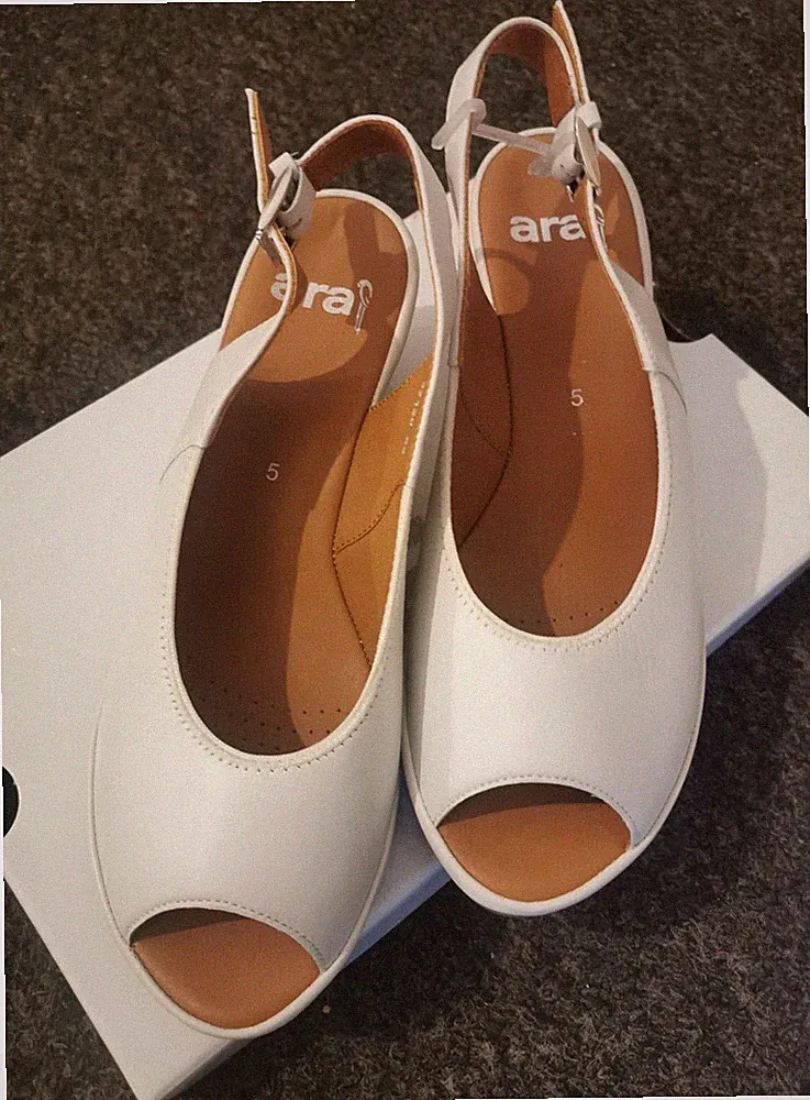 ARA Damen Sandalen "Capri" Keilabsatz Leder weiß NP 79,95 - Größe 38 - NEU