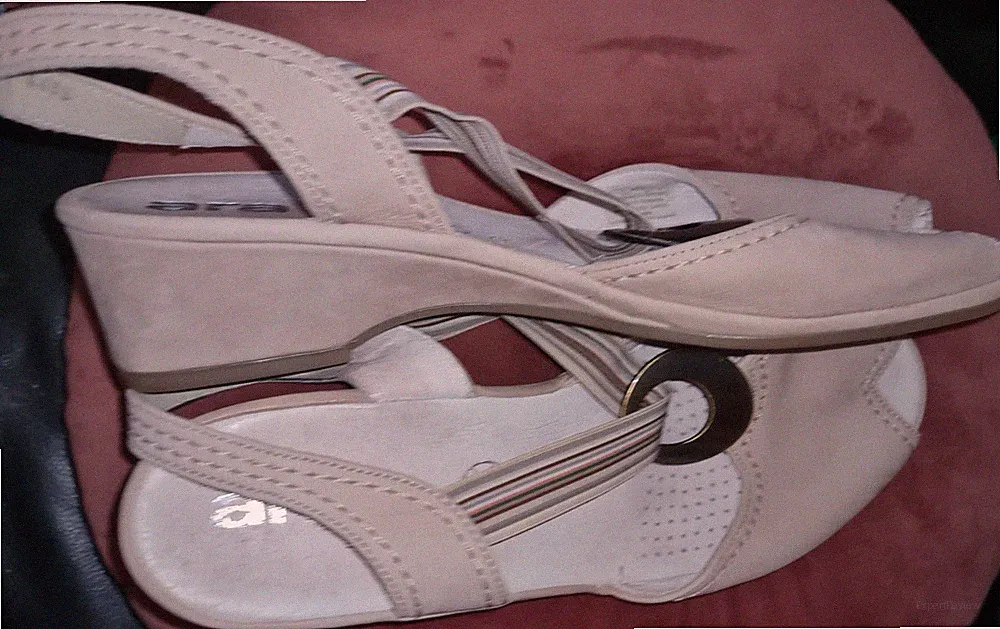 ara Damen Sandalen EU 42 Leder Keilabsatz Riemchen gestreift Beige/Weiß