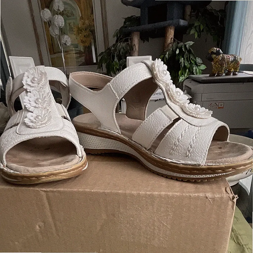 ara Damen Sandalen weiß Leder Blumen Riemchen Klettverschluss flach EU 38
