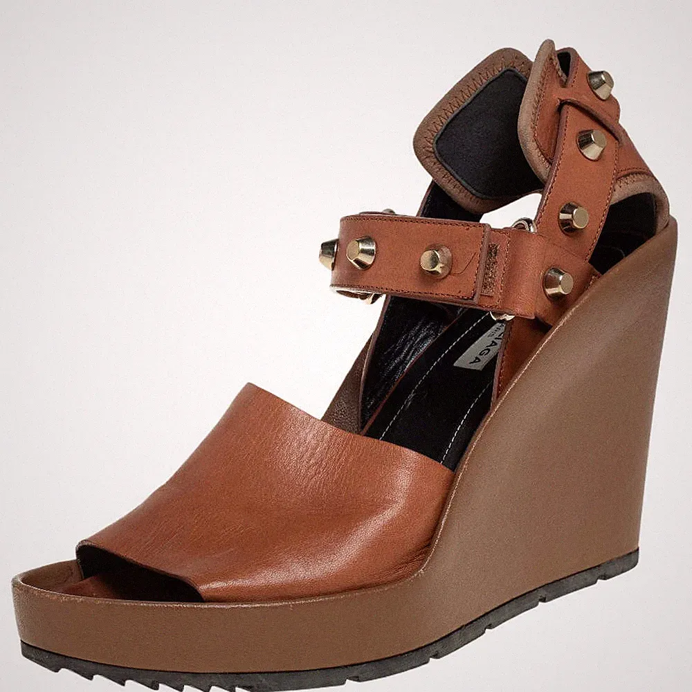 Balenciaga Sandalen braun Leder Keilabsatz Knöchelriemen Größe 38,5