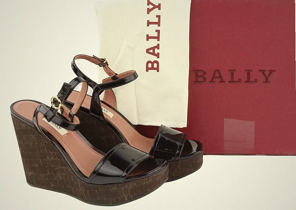 BALLY Clivya Damen Sandalen EU37,5 Schwarz Lack Leder Slingback Keilabsatz