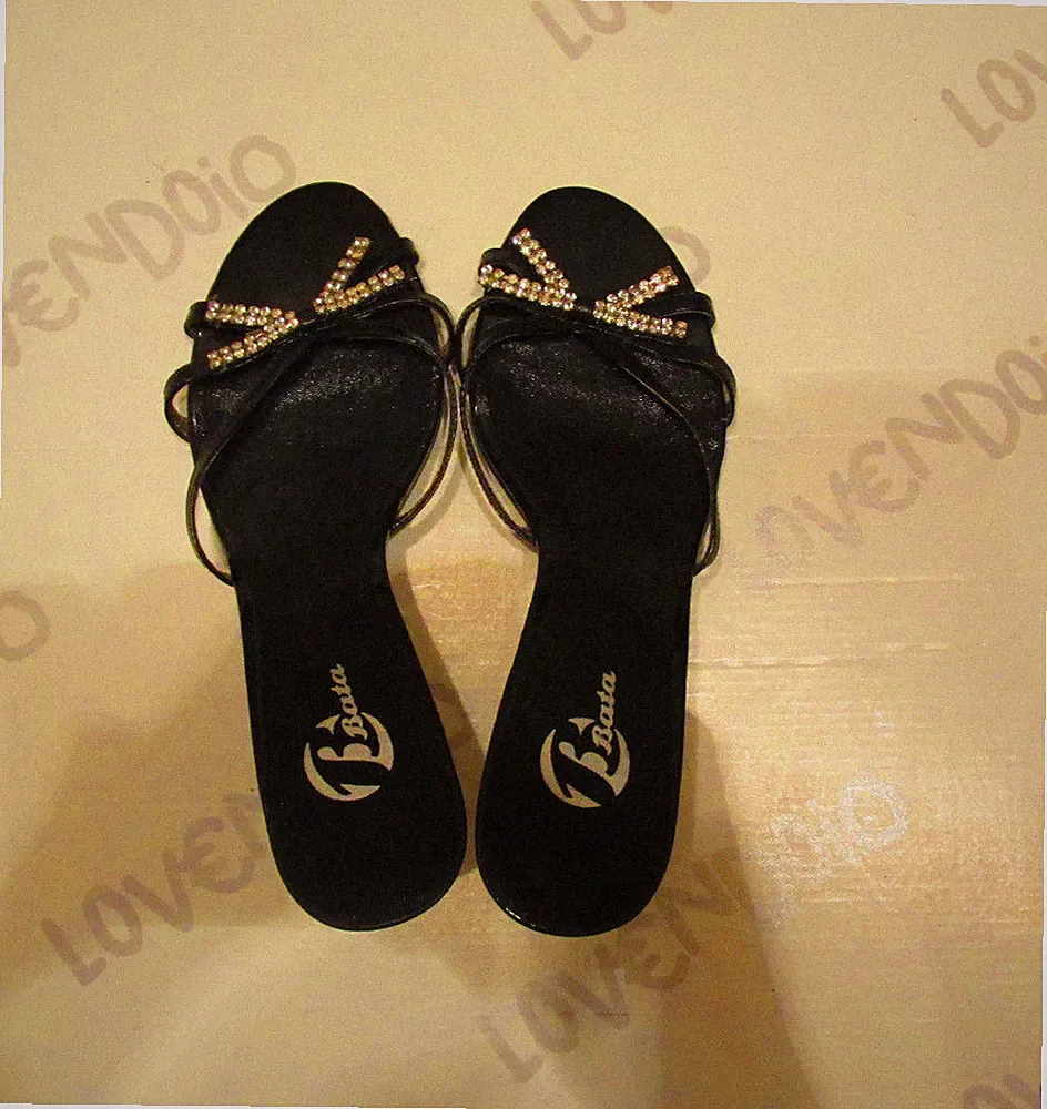Bata Elegante Damensandaletten Mit Keilabsatz 36, Schwarz/Gold, 3,9-7 Cm