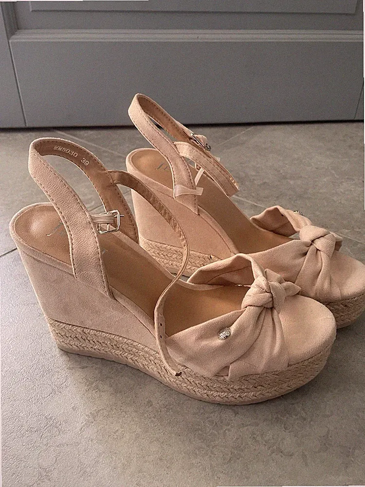 Beige/Rosafarbene Keilabsatz Sandalen, Neu Gr.39