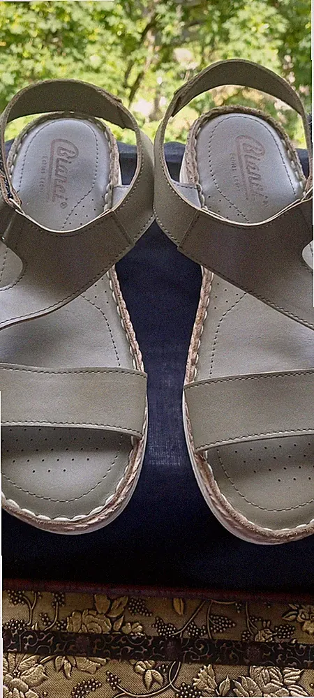 Bianci Damen Sandalen Gr. 38 Olivgrün Echtes Leder Keilabsatz NEUwertig