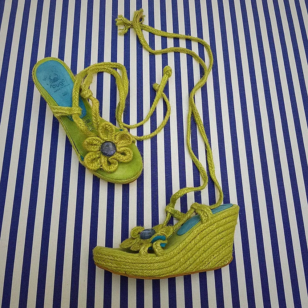 Bildhübsche Sandalen von Le Crabe rouge, 38, apfelgrün / türkisblau mit blauen P