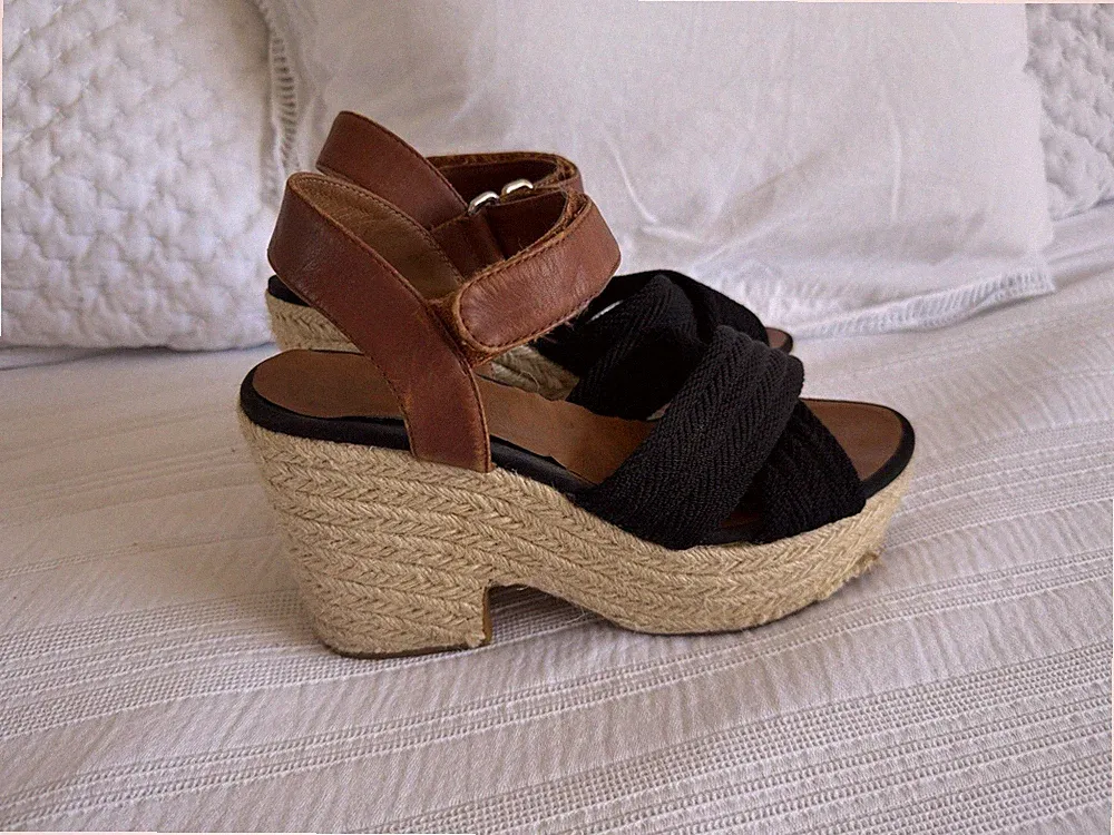 Bimba Y Lola schwarz hellbraun Riemchen Rattan Keilabsatz Gr. 38 UK 5 Schnalle geflochten