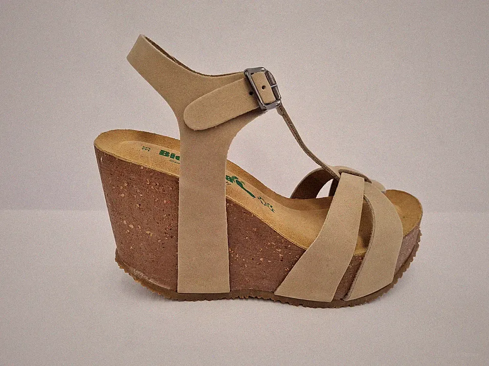 Bionatura Damen Sandale Nabuk Mit Keilabsatz Und Fibelriemen NABSAB (SAND)