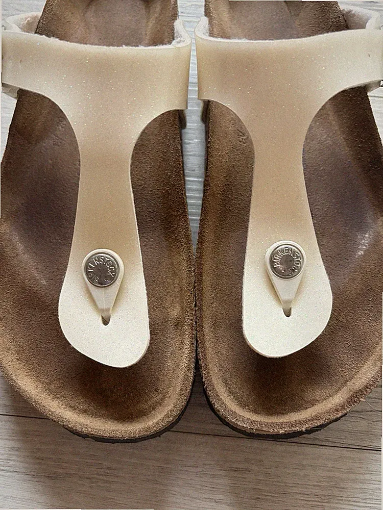 Birkenstock Gizeh Sandalen für Damen - Patent White, EU 38 normale Weite