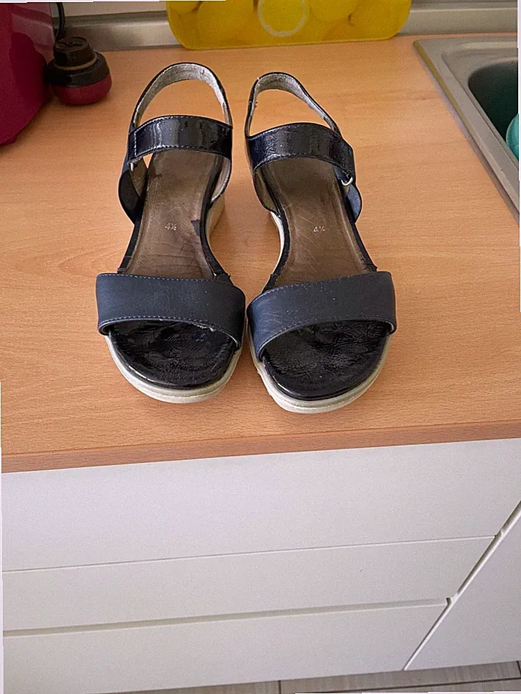 Blaue Lack Sandalen für Damen Größe 4.5 mit Riemchen und Keilabsatz von Gabor