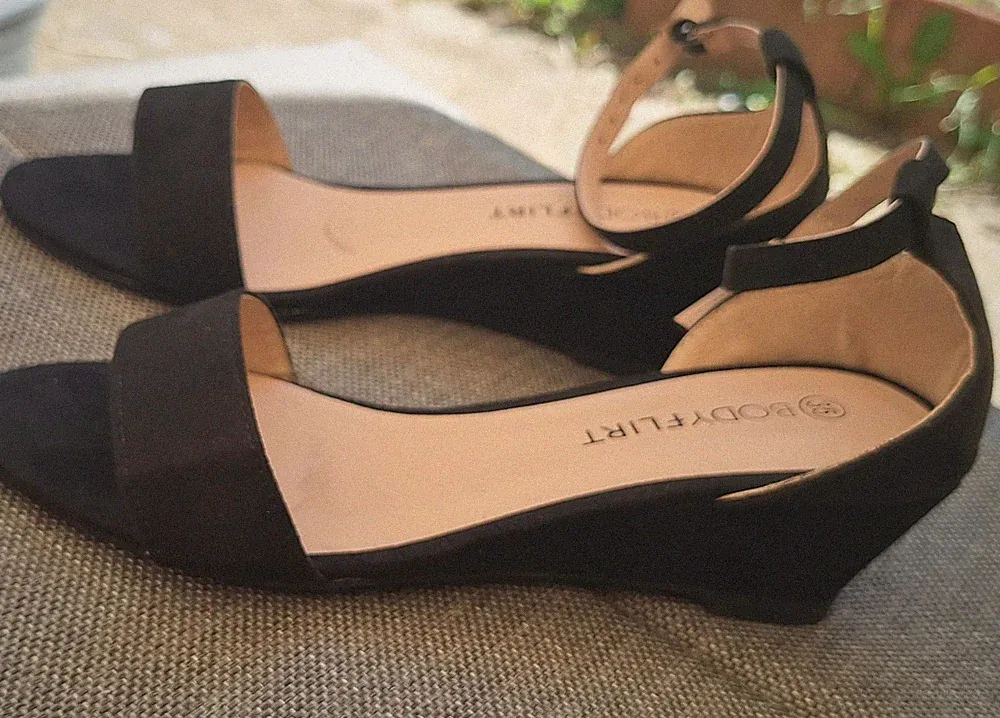 bonprix Damen Riemchen-Sandalen schwarz Synthetik Keilabs. EU 35, wie neu