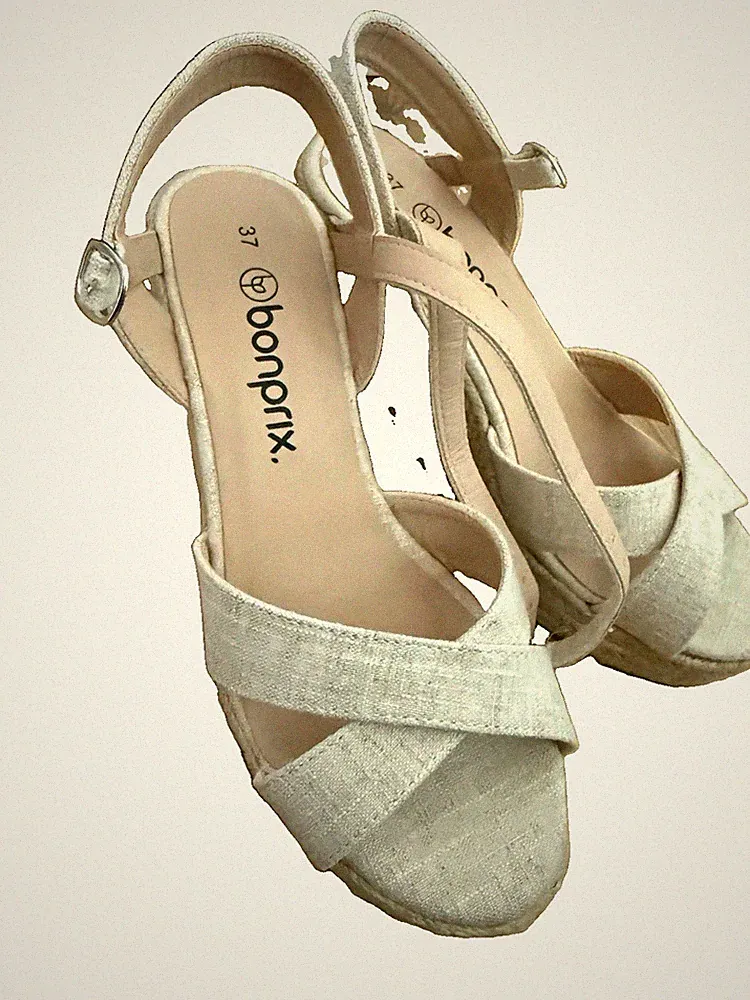 bonprix Damen Sandalen Keilabsatz mittel Riemchen Schnalle Beige EU 37