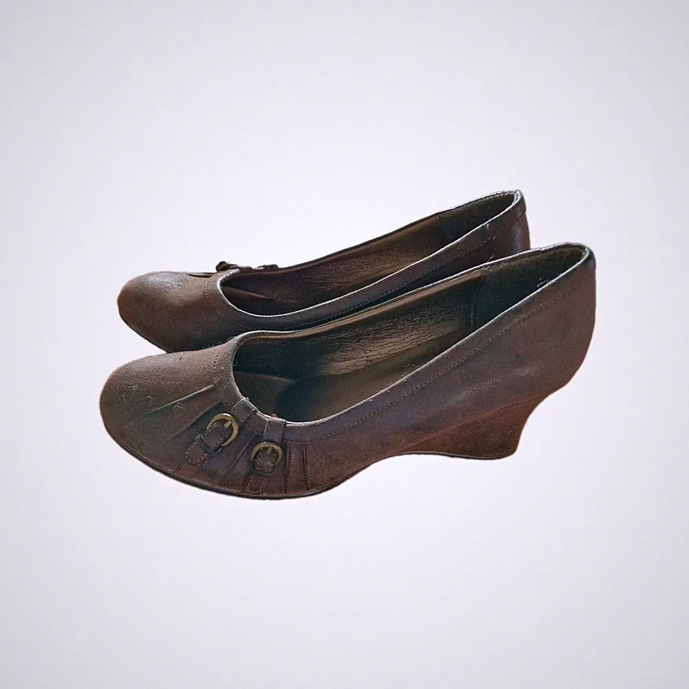 Bossi Franco Damen Pumps Braun Wildleder-Optik Keilabsatz 7cm Slip-On Gr.40