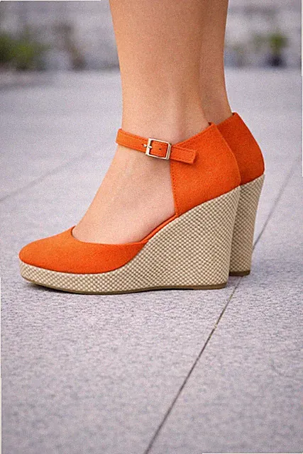 bpc Damen Schuhe Keilschuhe Damenschuhe Keilsandalen Sandale orange NEU Gr. 39