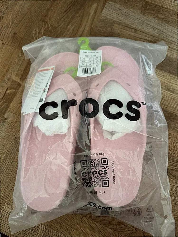 Brandneu mit Etikett Crocs Baya Damen-Plateau-Flip-Flops pink Größe UK 9 – Blütenblattrosa