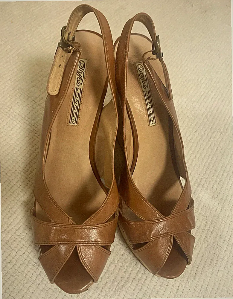 Buffalo Damen Sandalen braun EU 40,5 Leder Slingback Keilabsatz Plateau