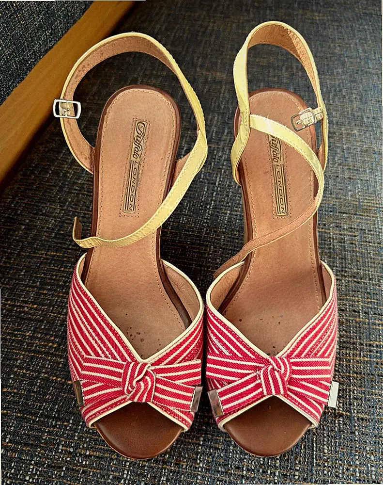Buffalo London Damen Keilabsatz Riemchen-Sandalen EU 40 rot/weiß gestreift