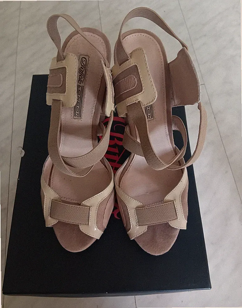 Buffalo London Damen Keilabsatz Sandalen Wildleder Beige EU 39 311-1355