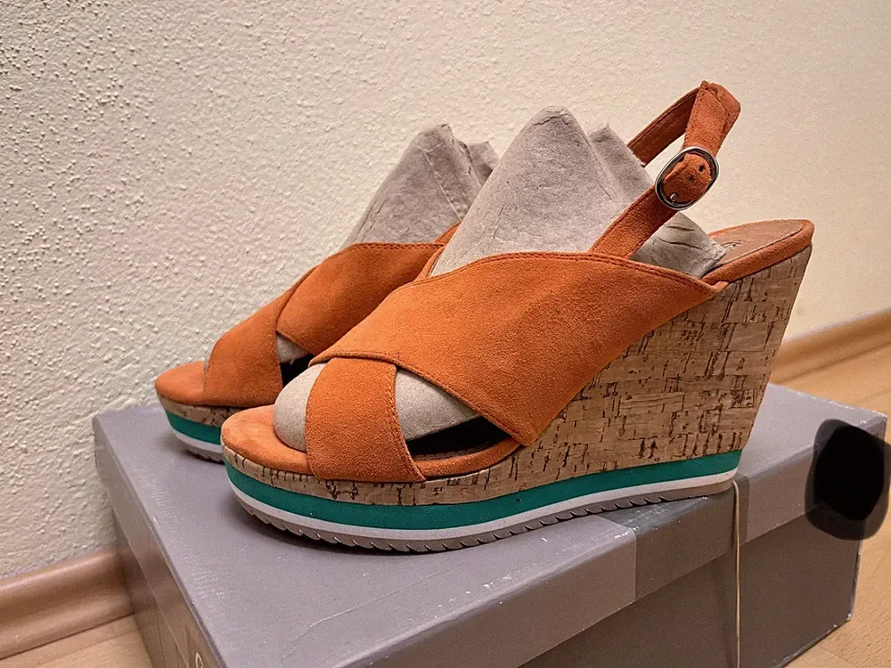 Buffalo London Sandalen Orange Wildleder Keilabsatz Gr. 40