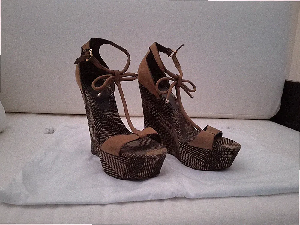 Burberry Wedges Gr.39 Top Zustand mit Karton und Tasche