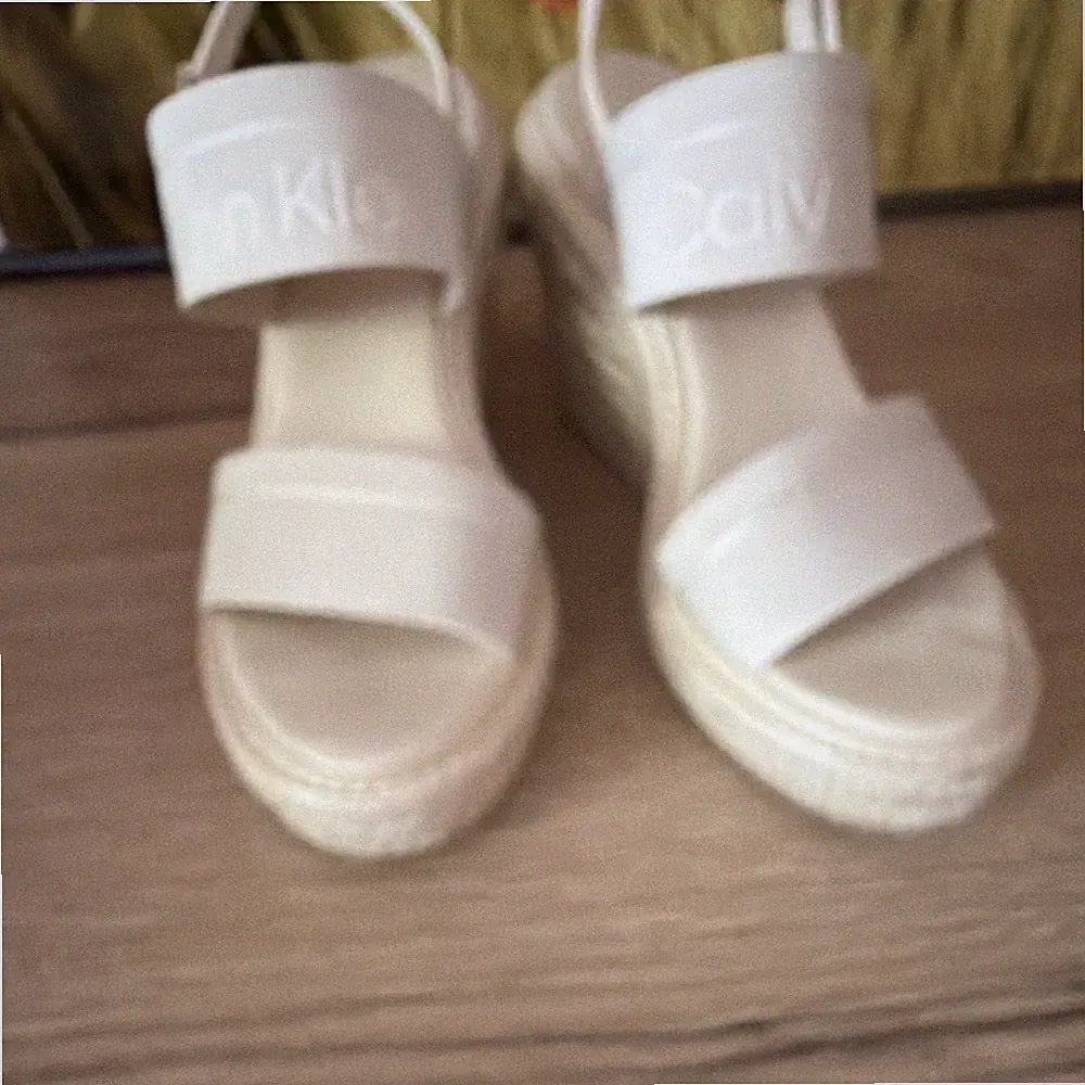 Calvin Klein Damen Sandalen Keilabsatz Riemchen beige Kunstleder Größe 36