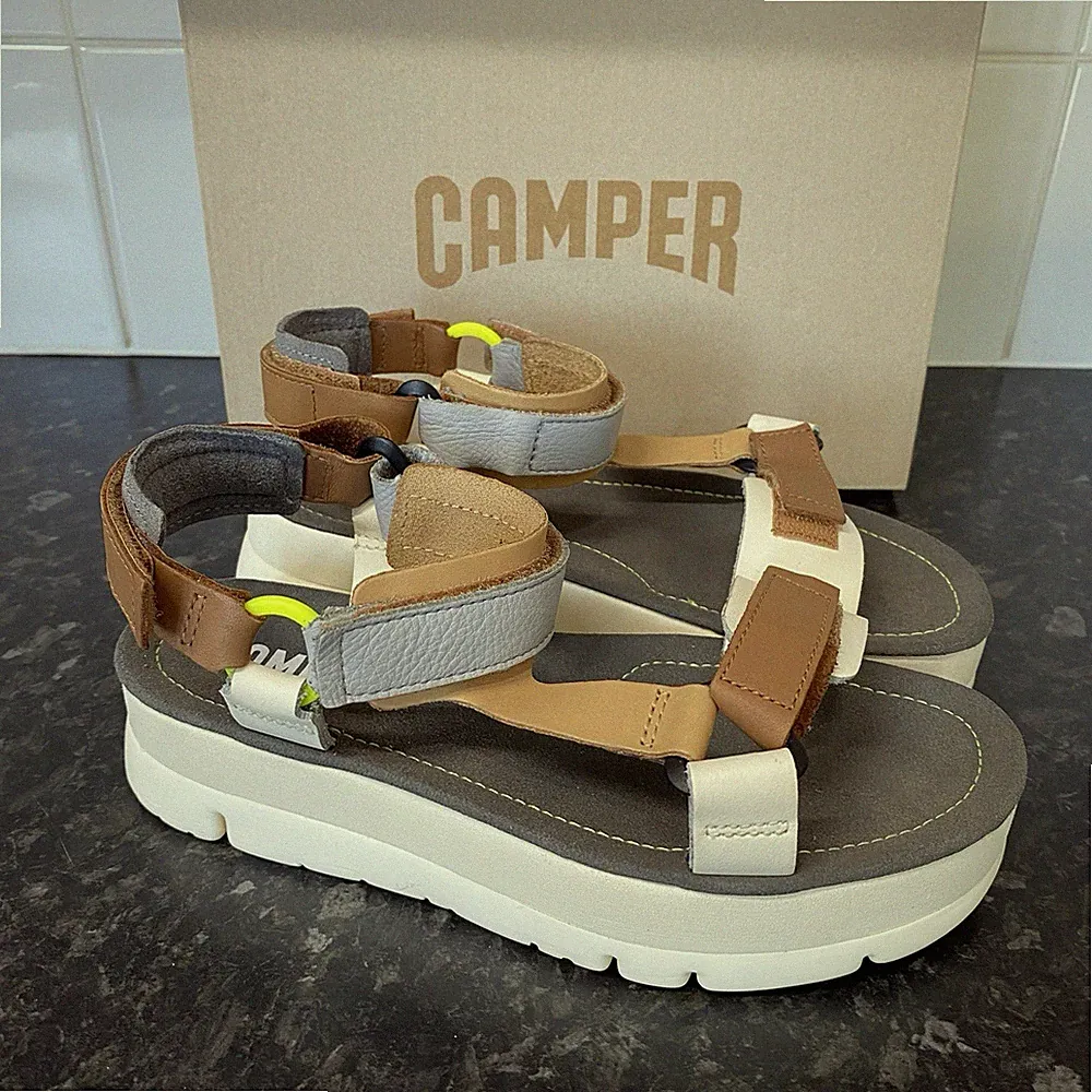 Camper Sandalen Oruga Up Plateau weiß braun Slingback Open Toe UK 5 EU 38 sehr guter Zustand