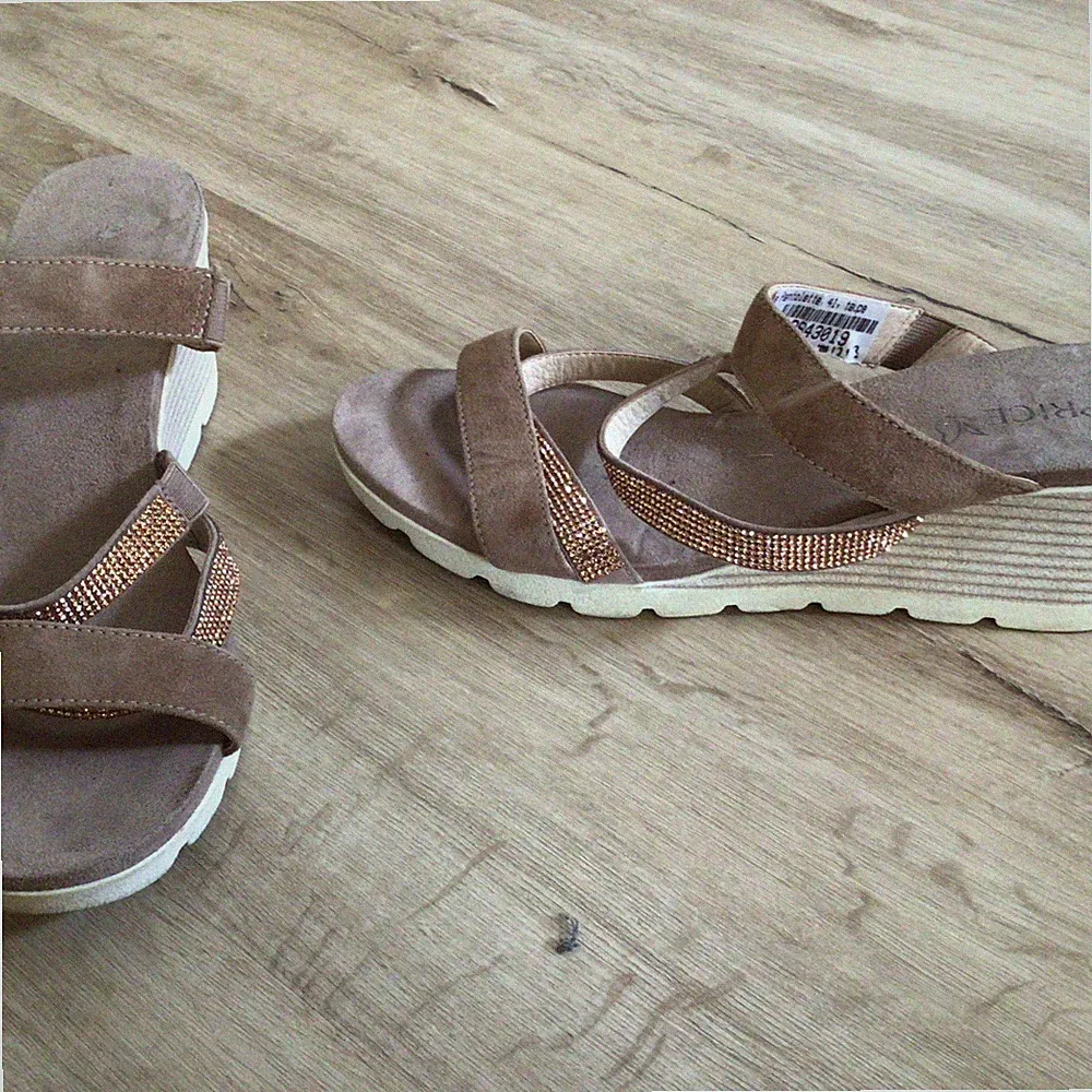 Caprice Absatz Schuhe, Sandaletten, Keilsandaletten, Pantolette Gr. 7,5 = 41 !!!