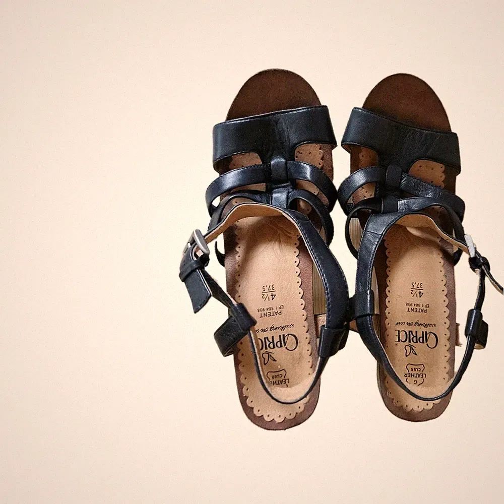 Caprice Damen Riemchen-Sandalen Leder schwarz Keilabsatz mittel Schnalle EU 37