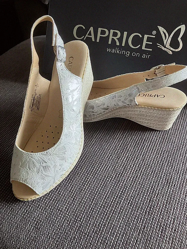 CAPRICE Sommer Sandalette Keilabsatz 5 cm grau silber Gr. 37 NEU walking on air