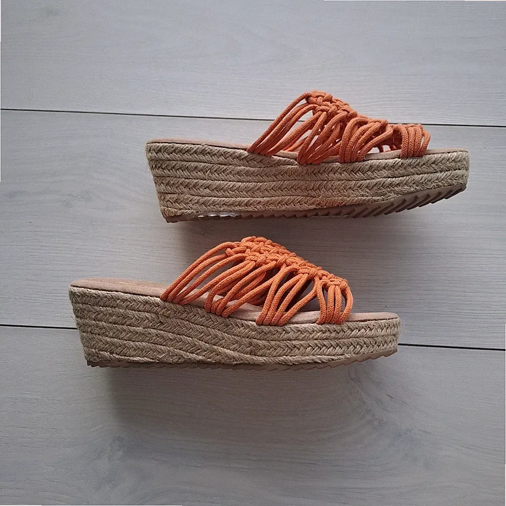 CASSIS COTE D'AZUR Damen Keilabsatz flache Form Espadrille Sandalen orange...