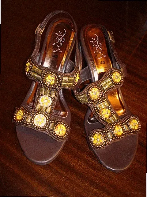 Cellbes Damen Keilabsatz Braun Leder Sandalen mit Steinen Gr.8,5 / UK 6,5 / E...