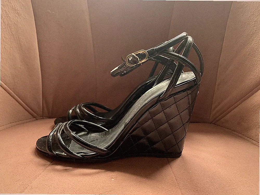 Chanel Keilabsatz Sandalen Schwarz Lack Leder 36,5