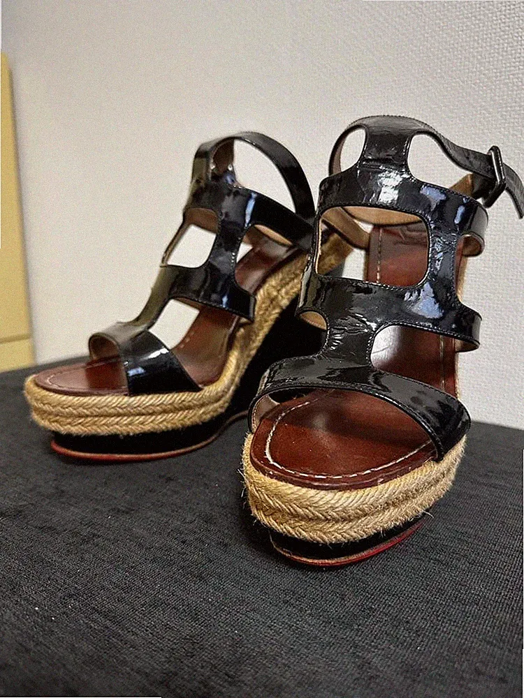 Christian Louboutin Sandalen schwarz Keilsohle Größe 38 (23,5 cm) Absatz 14...