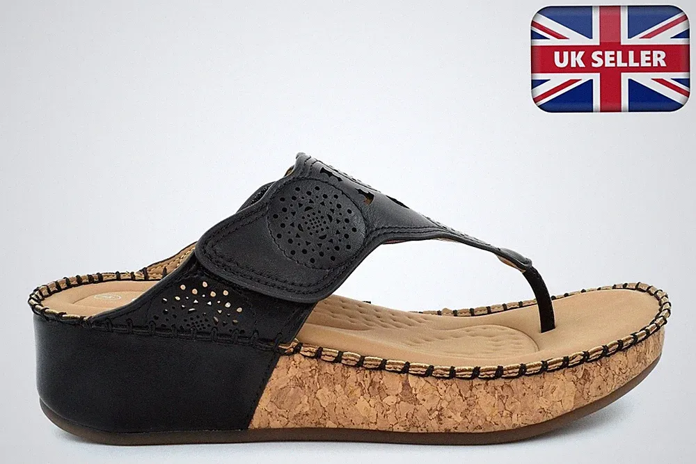 Cipriata Damen Zehenstegsandalen Keilabsatz Klettverschluss Keilabsatz schwarz