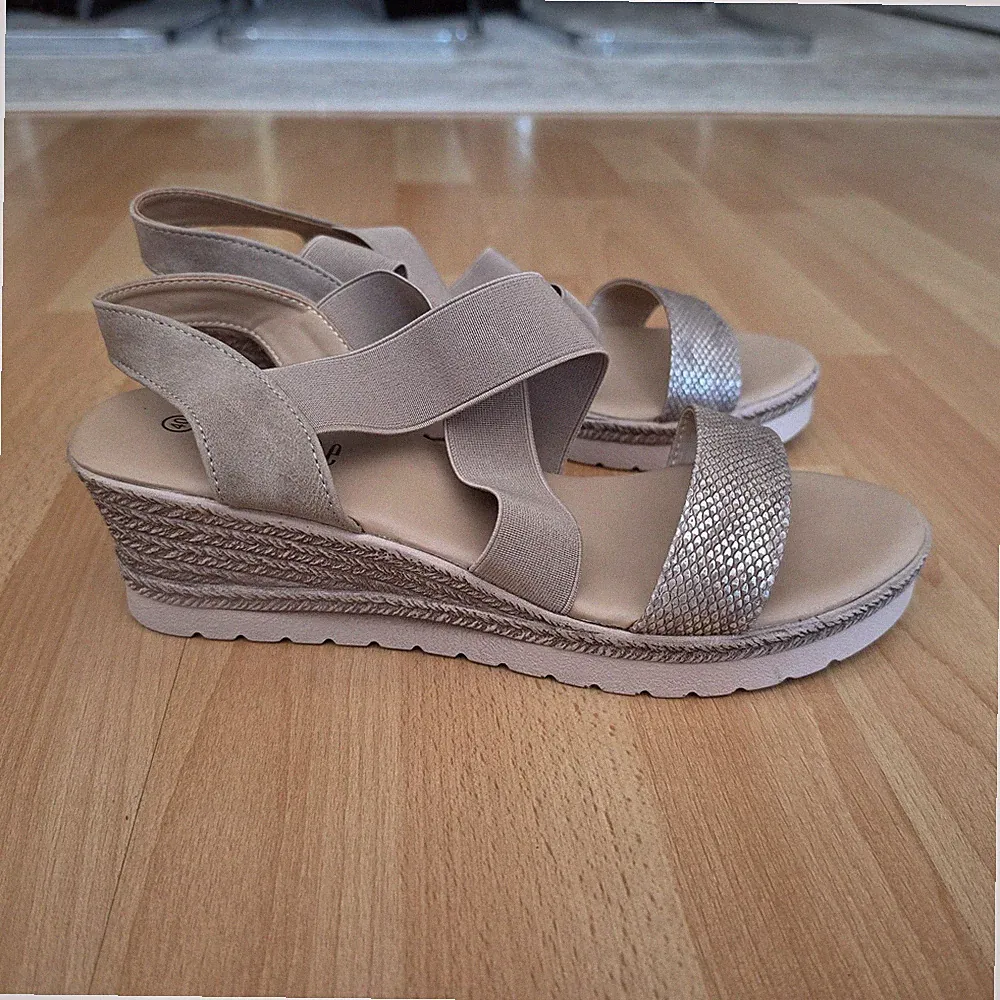 Cityline Damen Keilsandaletten ✨ Espadrilles ✨ Wedges ✨ Nude ✨ Gr. 40 ✨ metallic