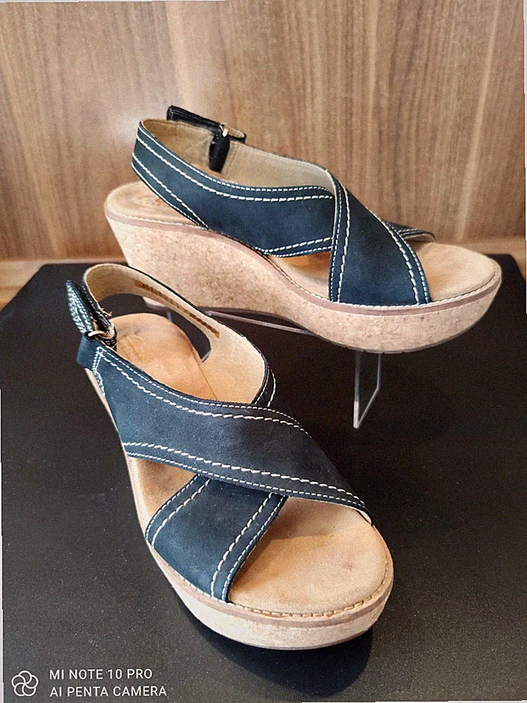 Clarks artisan Damen Keilabsatz Sandale Plateau Nubukleder Gr.38