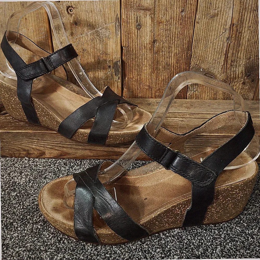 Clarks Artisan Sandalen schwarz Leder Keilabsatz Größe UK 5,5 EU 39 Riemchen Korkabsatz