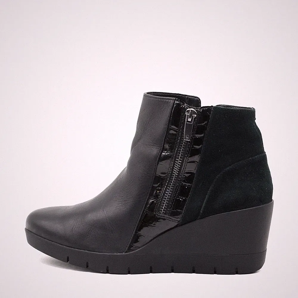 Clarks Damen 261517GAG Stiefelette Schwarz Komfort Keilabsatz-Stiefeletten EU 40
