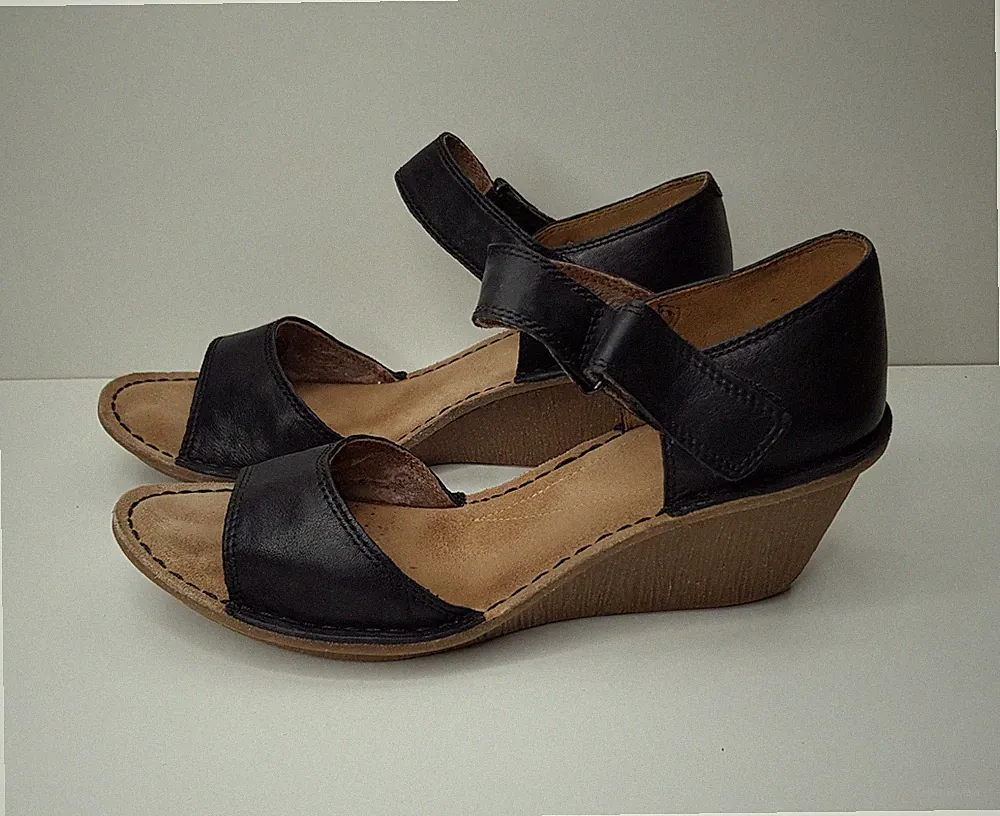 Clarks DAMEN 6UK EUR 39,5 SCHWARZ LEDER MITTELHOHER KEILABSATZ SANDALEN SCHUHE KNÖCHELRIEMEN